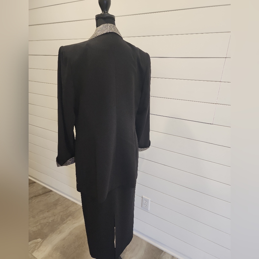 Sophisticated Black and Silver Long Sleeve Dress - Picture 5 of 9